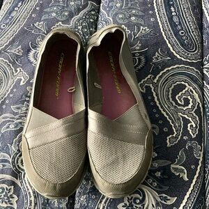 Shoes 
slip-ons, good condition